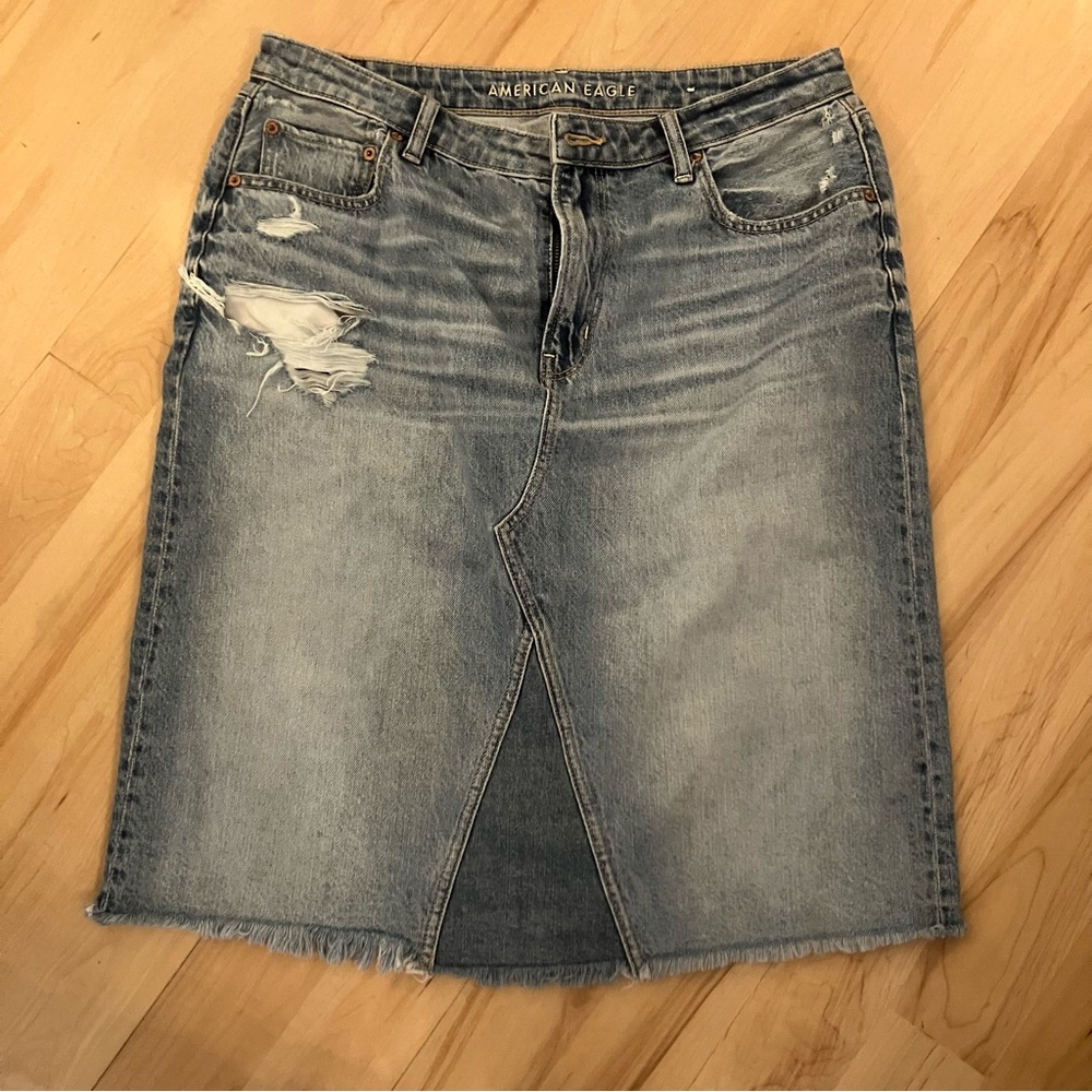 American Eagle knee length distressed denim skirt - Picture 5 of 9